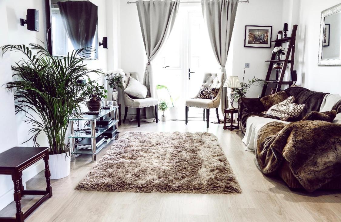 Lovely 2 Bed Apartment 15Mins From Bond St London Bagian luar foto