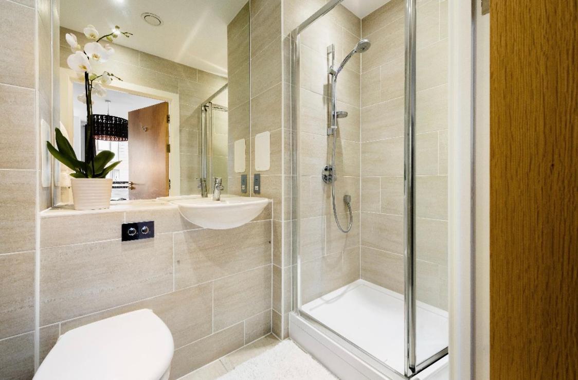Lovely 2 Bed Apartment 15Mins From Bond St London Bagian luar foto